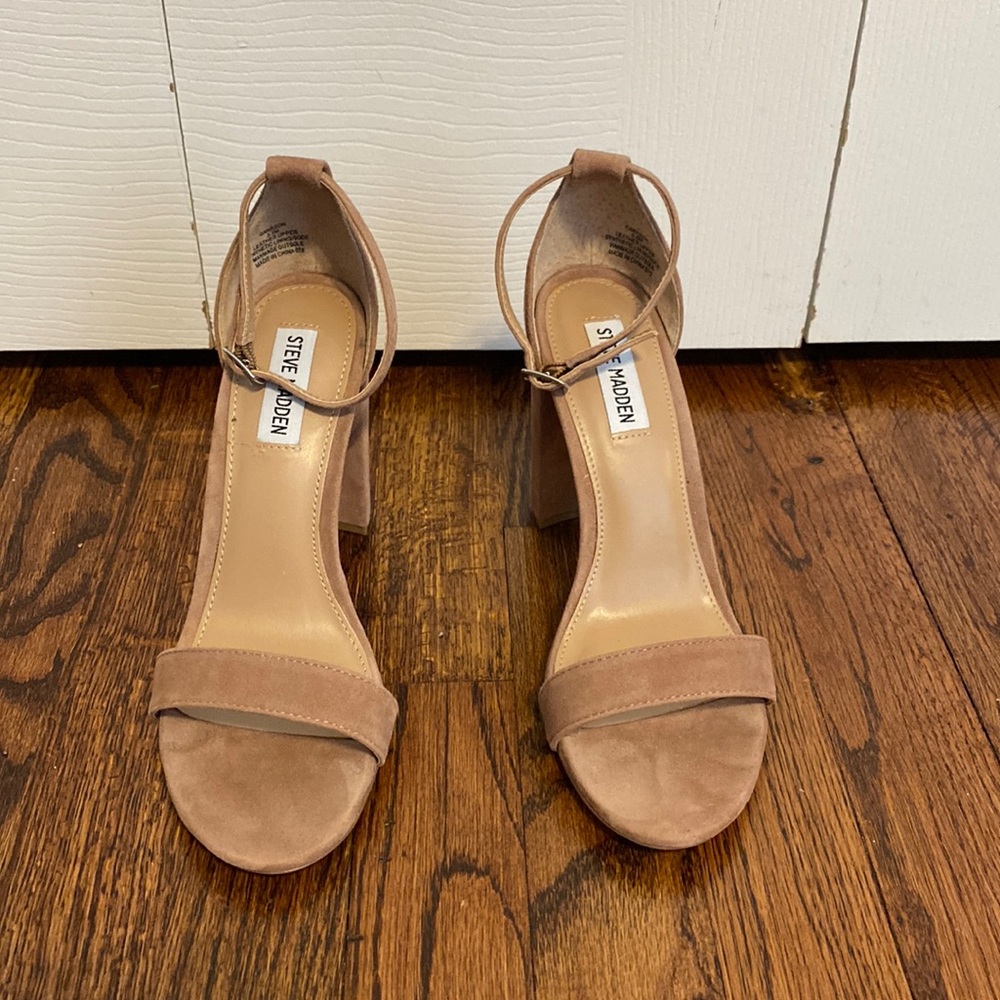 Steve Madden Carrson blush sandals/ shoes/ heels